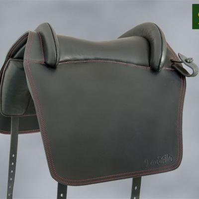 La Selle Epo079 Rote Naht Dressage Galerie Logo