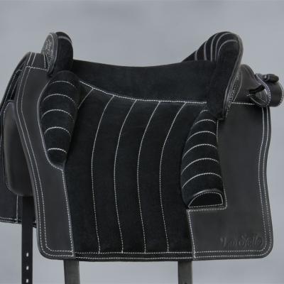 Sattel Schwarz Mit Weiss Nahe Ohne Logo